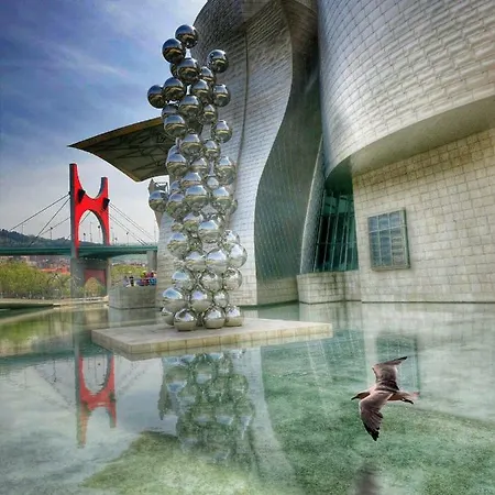 Δωμάτια σε οικογενειακή κατοικία Guggenheim Center