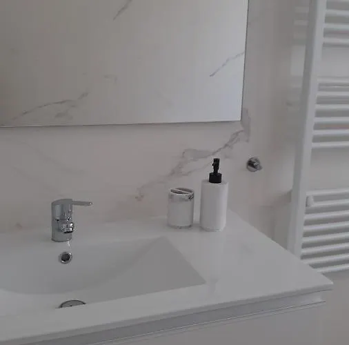 ホームステイ Guggenheim Center