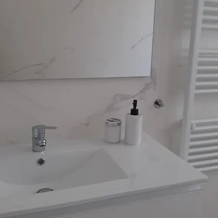 Проживание в семье Guggenheim Center