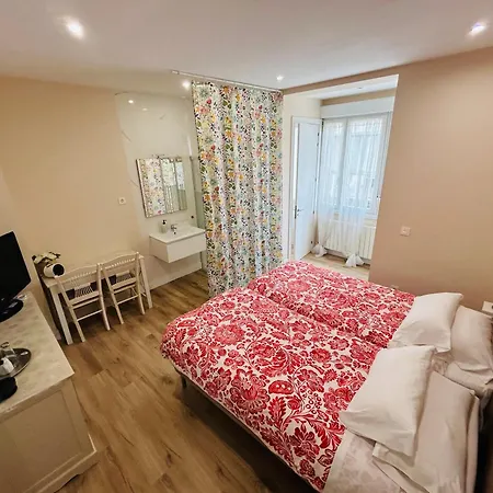 Guggenheim Center Проживание в семье